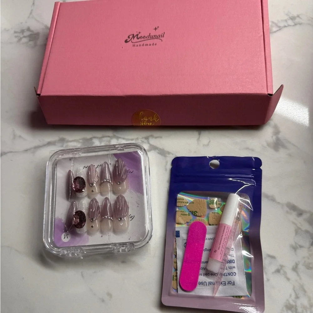 Moodunail Purple Rhinestone Nails Medium glue included
